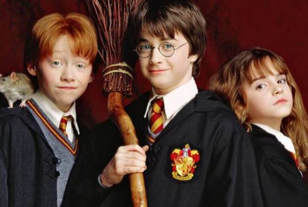 伏地魔为何杀哈利父母