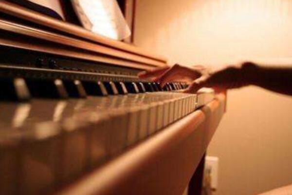 钢琴十级一般练几年