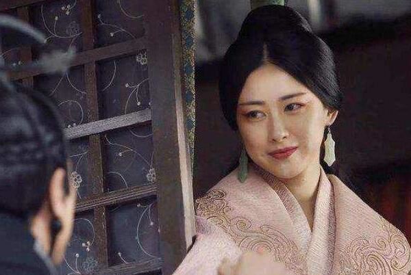 秦始皇的母亲是谁