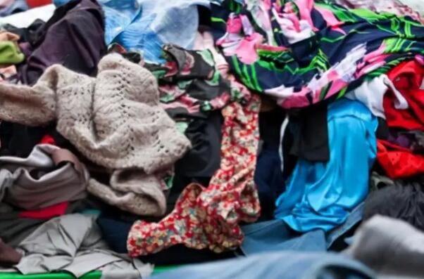 回收旧衣服一年赚200万