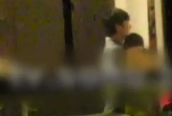 潘粤明曝出董洁王大治辣眼睛照片