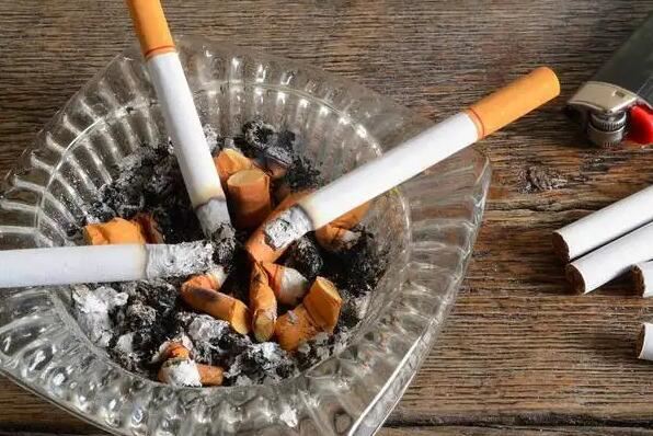 烟灰缸里为什么不能倒水有什么讲究