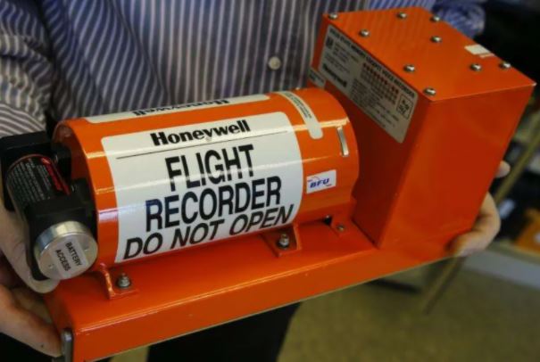 飞机上的黑匣子为什么叫黑匣子