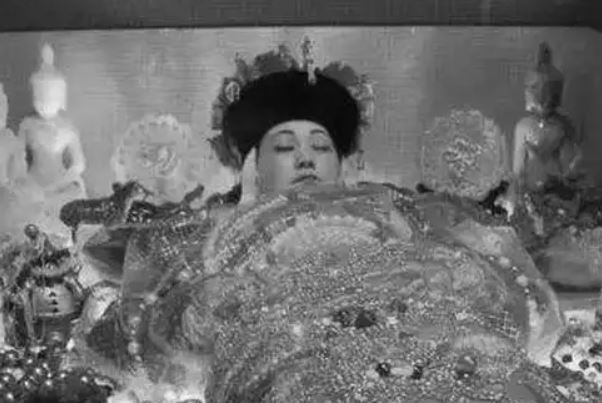 令妃尸身不腐照片