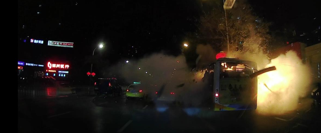 沈阳市一公交车发生爆炸